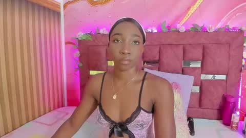 Snapshot of melody_paris chatting on May 2026 10:46:01 AM Mixie online show from May 2026 10:46:01 AM