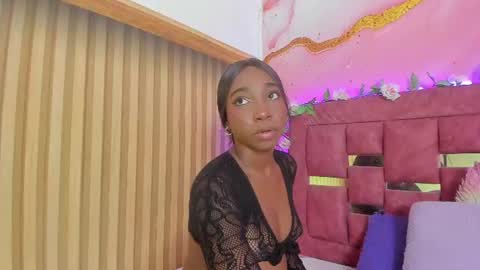 Snapshot of melody_paris chatting on June 2026 10:42:01 AM Mixie online show from June 2026 10:42:01 AM