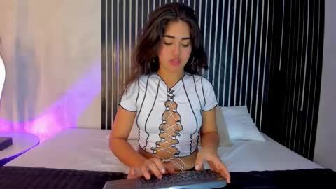 melody phillips online show from February 2026 04:53:02 AM