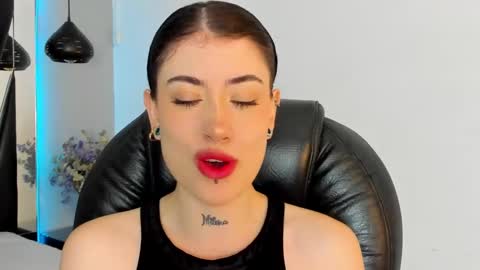 Snapshot of melody_suarez chatting on December 2024 07:25:02 PM MELODY online show from December 2024 07:25:02 PM