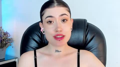 Snapshot of melody_suarez chatting on December 2024 10:45:01 PM MELODY online show from December 2024 10:45:01 PM