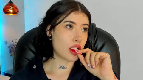 Snapshot of melody_suarez chatting on January 2025 10:40:02 PM MELODY online show from January 2025 10:40:02 PM