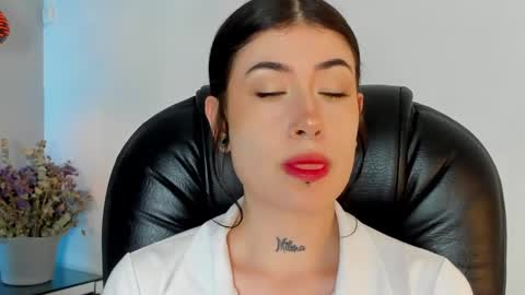 Snapshot of melody_suarez chatting on January 2025 08:10:01 PM MELODY online show from January 2025 08:10:01 PM