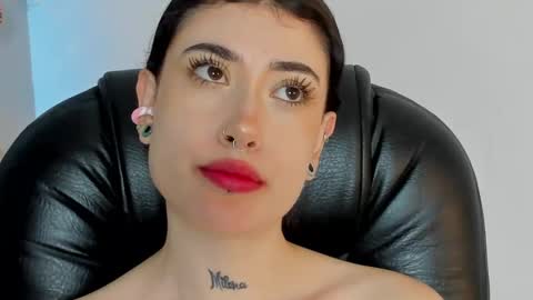 Snapshot of melody_suarez chatting on January 2025 11:39:02 PM MELODY online show from January 2025 11:39:02 PM