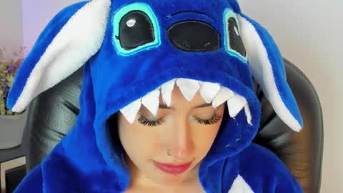 Snapshot of melody_suarez chatting on February 2025 07:49:01 PM MELODY online show from February 2025 07:49:01 PM