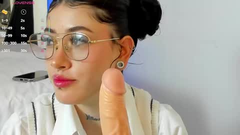 Snapshot of melody_suarez chatting on March 2025 08:03:02 PM MELODY online show from March 2025 08:03:02 PM