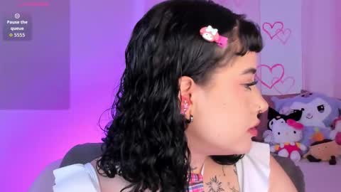 Snapshot of melody_suarez chatting on September 2025 10:53:02 PM MELODY online show from September 2025 10:53:02 PM
