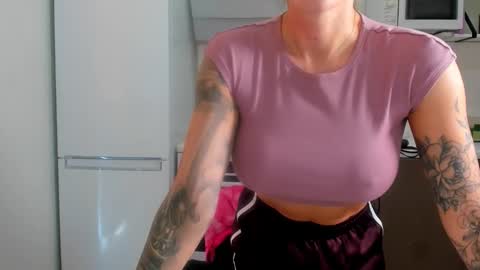 Snapshot of melodyhewit chatting on May 2026 10:36:01 AM Masha online show from May 2026 10:36:01 AM