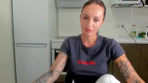 Snapshot of melodyhewit chatting on May 2026 09:17:02 AM Masha online show from May 2026 09:17:02 AM