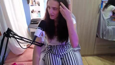Snapshot of memisecrets chatting on October 2025 05:30:01 PM Megumi  Aina online show from October 2025 05:30:01 PM