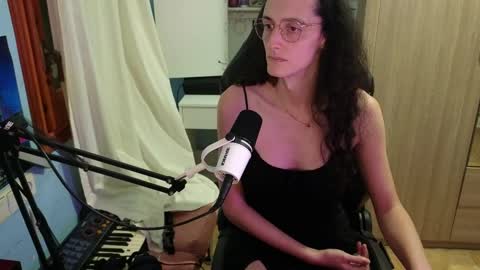 Snapshot of memisecrets chatting on May 2026 08:50:02 PM Megumi Aina online show from May 2026 08:50:02 PM