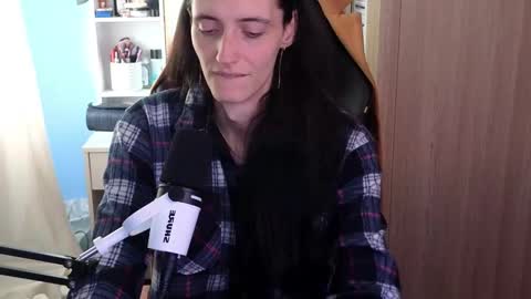 Snapshot of memisecrets chatting on May 2026 04:02:01 PM Megumi Aina online show from May 2026 04:02:01 PM