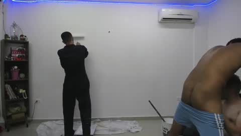 Moderator Michel  NOAH  WILLIAN SANTIAGO   DANIEL  online show from December 2024 07:36:01 PM