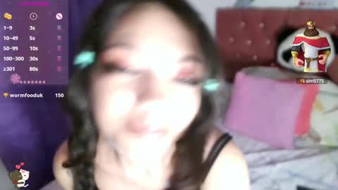 Snapshot of mena_hicks chatting on February 2025 01:11:02 AM Heart online show from February 2025 01:11:02 AM