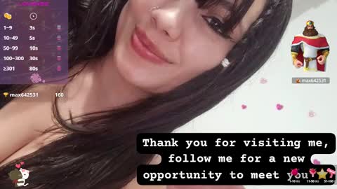 Snapshot of mena_hicks chatting on February 2025 11:46:01 PM Heart online show from February 2025 11:46:01 PM