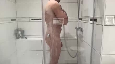 Hannes online show from October 2025 06:52:01 PM