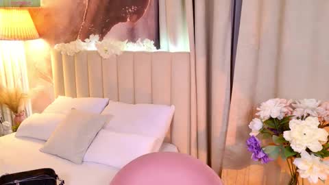 Snapshot of meow_amanda chatting on September 2025 05:57:02 PM your kitty Amanda online show from September 2025 05:57:02 PM