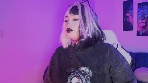 Snapshot of meow_boo chatting on May 2026 03:42:01 PM Aruz online show from May 2026 03:42:01 PM