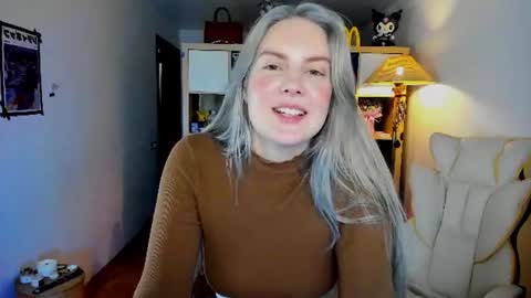 Snapshot of meow_k1tty chatting on July 2026 06:18:01 AM Flora Next stream November 17th at 6 GMT online show from July 2026 06:18:01 AM