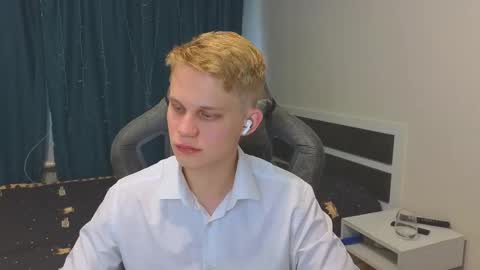 Mickey online show from November 2025 10:15:01 AM