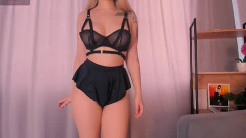 Snapshot of meow_rinnie chatting on February 2025 08:06:02 AM My links --- online show from February 2025 08:06:02 AM