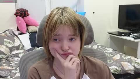 meowme online show from December 2025 04:01:02 PM