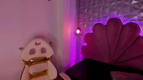    online show from February 2025 10:59:02 PM