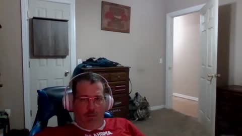 mercer1977 online show from October 2025 06:57:02 PM