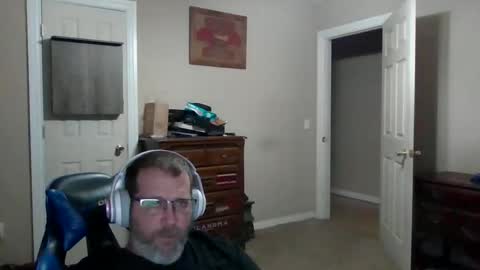 Snapshot of mercer1977 chatting on May 2026 09:40:01 AM mercer1977 online show from May 2026 09:40:01 AM