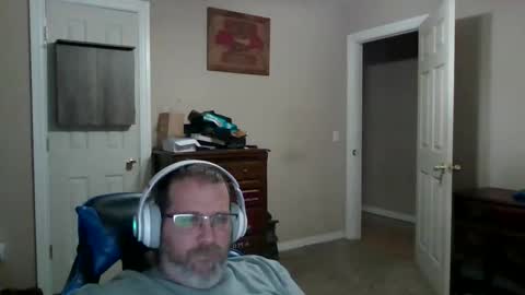 Snapshot of mercer1977 chatting on May 2026 05:43:01 PM mercer1977 online show from May 2026 05:43:01 PM
