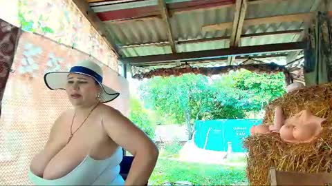 Snapshot of merelin_gold chatting on July 2026 09:01:01 AM SOPHIE is the queen of squirt online show from July 2026 09:01:01 AM
