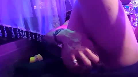 Snapshot of merelyalover chatting on November 2025 04:33:02 AM gurlnips online show from November 2025 04:33:02 AM