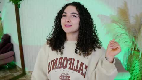 Snapshot of merida_bell18 chatting on September 2025 03:41:02 AM Merida Bell online show from September 2025 03:41:02 AM