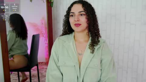 Snapshot of merida_bell18 chatting on September 2025 11:21:01 PM Merida Bell online show from September 2025 11:21:01 PM