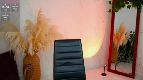 Snapshot of merida_bell18 chatting on November 2025 12:44:02 PM Merida Bell online show from November 2025 12:44:02 PM