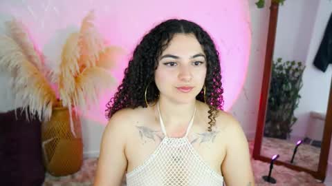 Snapshot of merida_bell18 chatting on November 2025 11:29:01 PM Merida Bell online show from November 2025 11:29:01 PM
