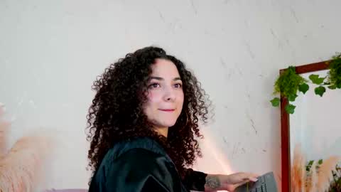 Snapshot of merida_bell18 chatting on February 2026 12:31:01 AM Merida Bell online show from February 2026 12:31:01 AM