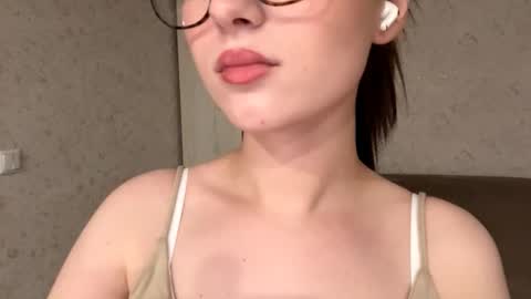 Rina online show from October 2025 06:06:01 PM