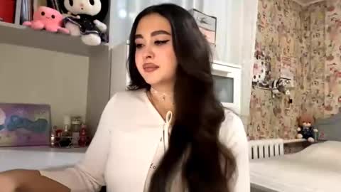 Snapshot of merlenegnoza chatting on November 2025 05:11:01 PM Enni online show from November 2025 05:11:01 PM