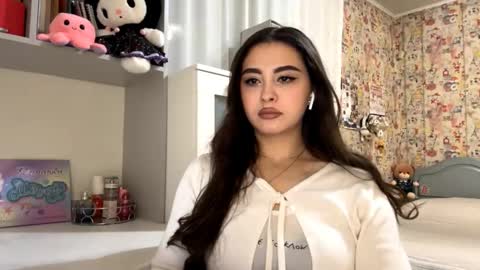 Snapshot of merlenegnoza chatting on November 2025 06:01:02 PM Enni online show from November 2025 06:01:02 PM