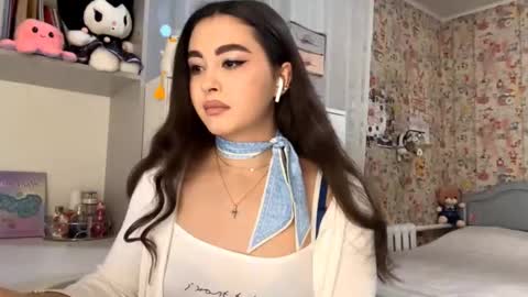 Snapshot of merlenegnoza chatting on November 2025 02:17:02 PM Enni online show from November 2025 02:17:02 PM