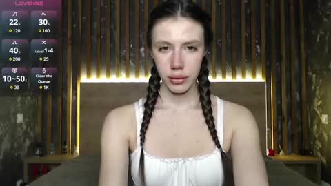 Emilia online show from January 2025 10:02:01 PM