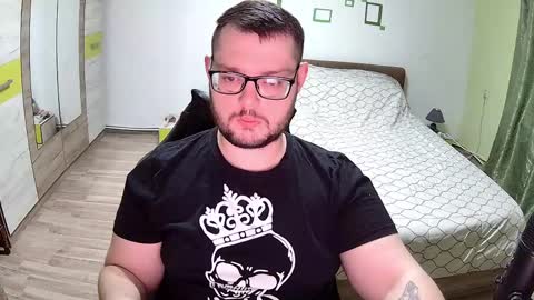 King and Queen online show from April 2026 06:42:01 PM