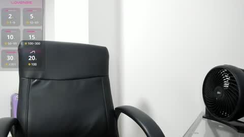 Snapshot of merysummer chatting on February 2025 11:39:01 PM Mery Summer online show from February 2025 11:39:01 PM