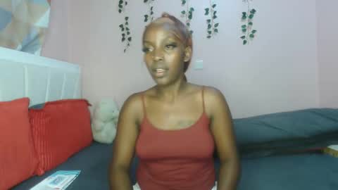 Snapshot of messyluna chatting on April 2026 05:06:01 PM meggy and bree online show from April 2026 05:06:01 PM