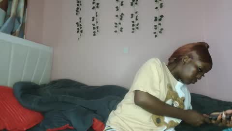 Snapshot of messyluna chatting on April 2026 12:21:01 PM meggy and bree online show from April 2026 12:21:01 PM