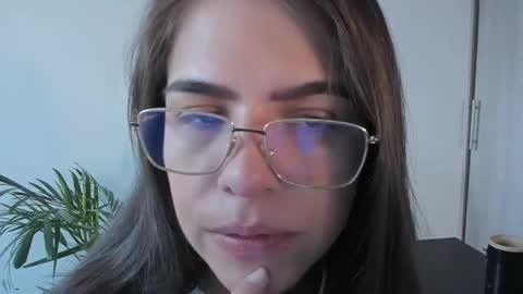Snapshot of meurief chatting on May 2026 12:44:02 PM Meurif online show from May 2026 12:44:02 PM