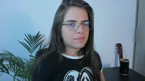 Snapshot of meurief chatting on June 2026 01:10:02 AM Meurif online show from June 2026 01:10:02 AM