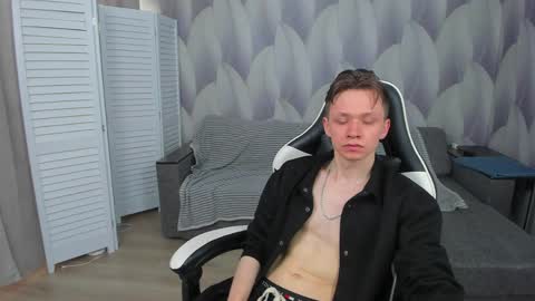 MEVERIK OUSHEN online show from April 2026 01:19:01 PM