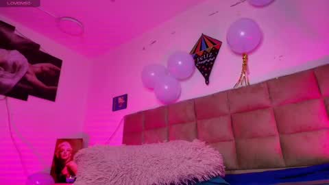 Emi online show from October 2025 07:12:01 PM